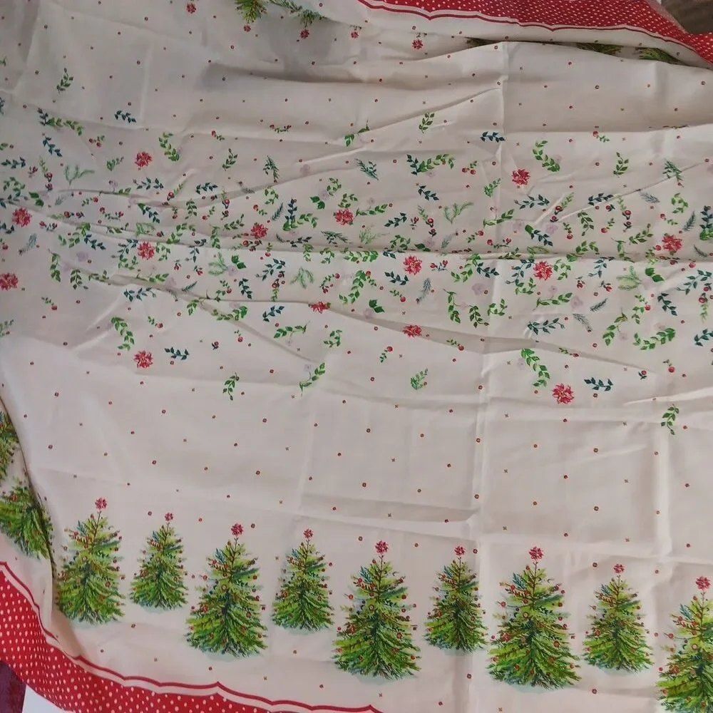 Pioneer Woman Holiday Christmas Cloth Tablecloth 75x60” Retired Pattern